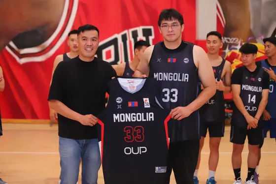 FISU-AUB Азийн Оюутны аварга шалгаруулах тэмцээнд “СИТИ” их сургуулийн нэр дээрээс оролцох Монгол Улсын оюутны шигшээ баг, тамирчдад албан ёсны тоглолтын өмсгөлийг нь гардуулан өглөө