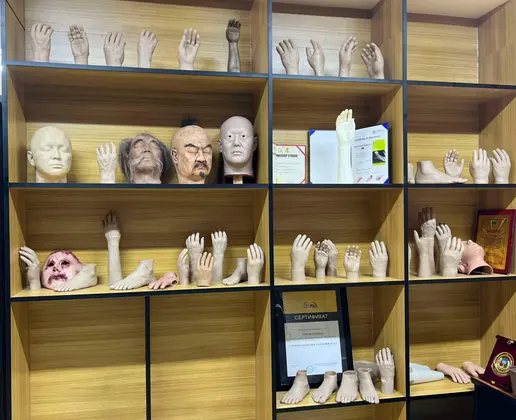 “СИТИ” ИХ СУРГУУЛИЙН ДЭРГЭД МОНГОЛЫН ХАМГИЙН АНХНЫ СИЛИКОН ГОО САЙХНЫ ПРОТЕЗЫН ЛАБОРАТОРИ БАЙГУУЛАГДЛАА