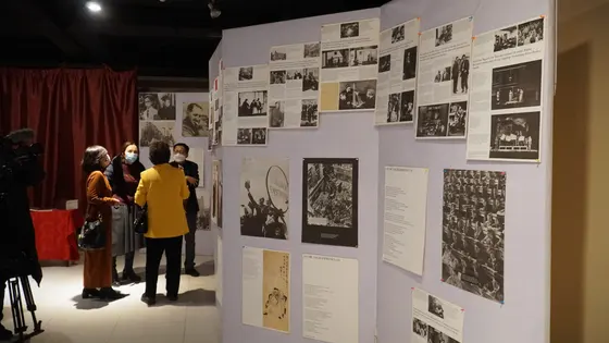 “СИТИ” Их сургуулиас Германы яруу найрагч, найруулагч, театрын онолч  Б.Брехтийн “Шүлэг найраг, нийтлэл, ярилцлага, хэлсэн үг” номыг эрхлэн гаргалаа
