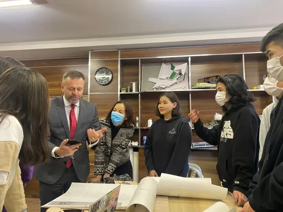 БНЧУ-аас Монгол Улсад суугаа Онц бөгөөд Бүрэн эрхт элчин сайд ноён  Иан Вытопил “СИТИ” Их сургуульд зочиллоо