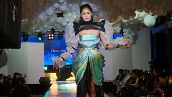 “Floraison fashion-2022” гоёлын даашинзны шоунд Хувцас, дизайны ангийн оюутнуудын 50 гаруй бүтээлийг танилцууллаа