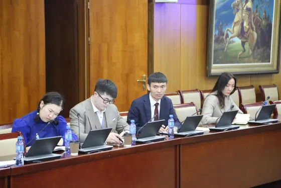 ХОС ХЭЛНИЙ ХӨТӨЛБӨР, ТӨЛӨВЛГӨӨГ ШИНЭЧЛЭН БАТЛАХ БЭЛТГЭЛ АЖЛЫН ЯВЦТАЙ УЯЛДУУЛАН БОЛОВСРОЛЫН САЙД П.НАРАНБАЯРТАЙ УУЛЗАЛТ - ХЭЛЭЛЦҮҮЛЭГ ЗОХИОН БАЙГУУЛЛАА